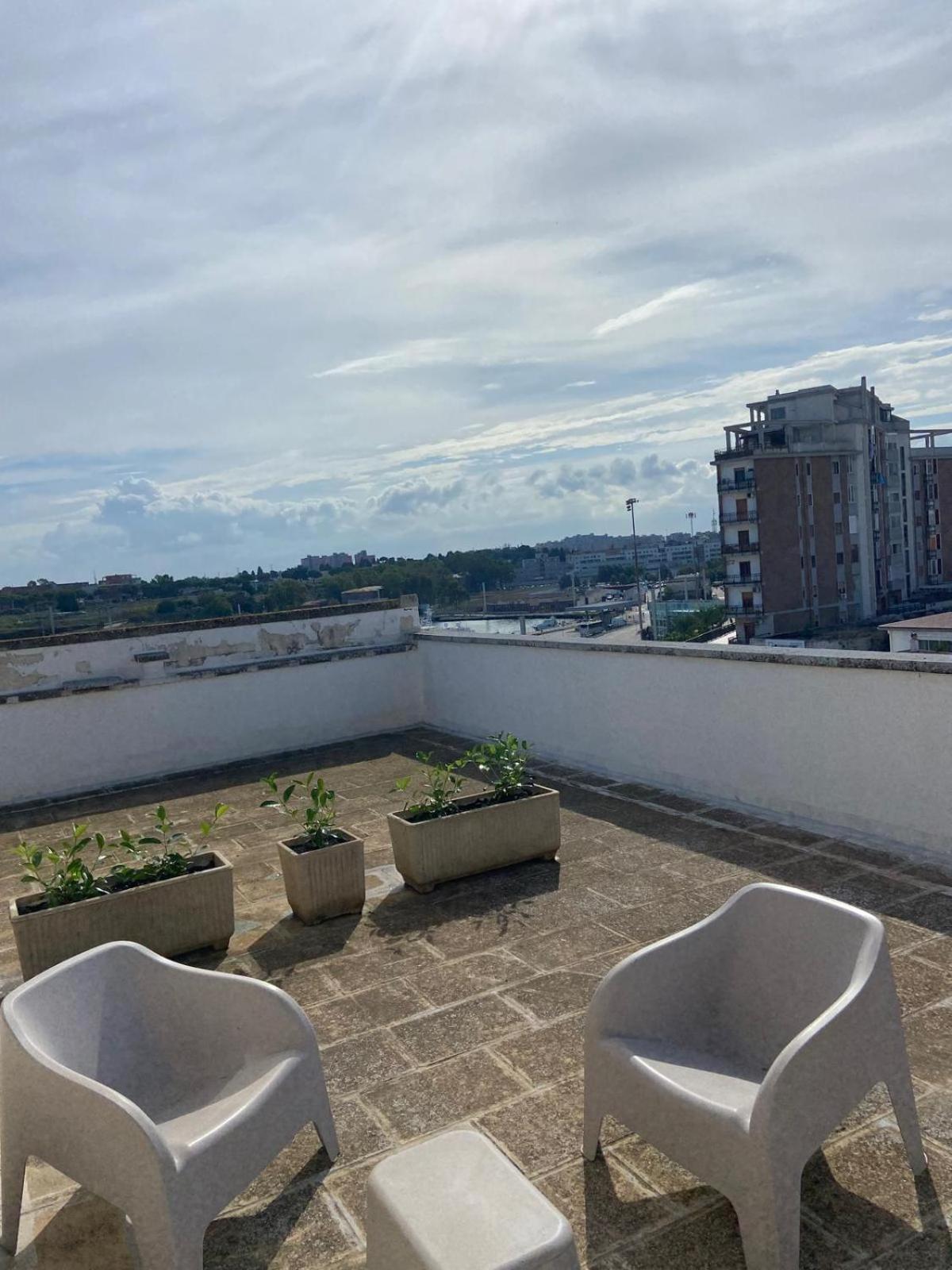 Attico Liberty Guest House Brindisi Exterior foto